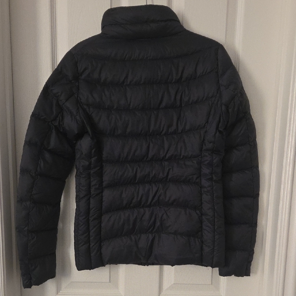 Uniqlo Women's Black Puffer Jacket - Picture 3 of 6